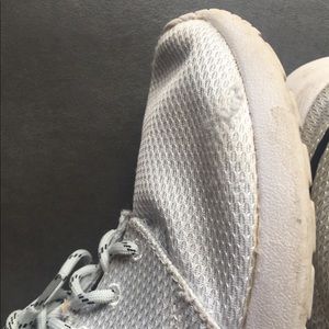 Nike Roshe One Women’s shoes size 7 (light gray)